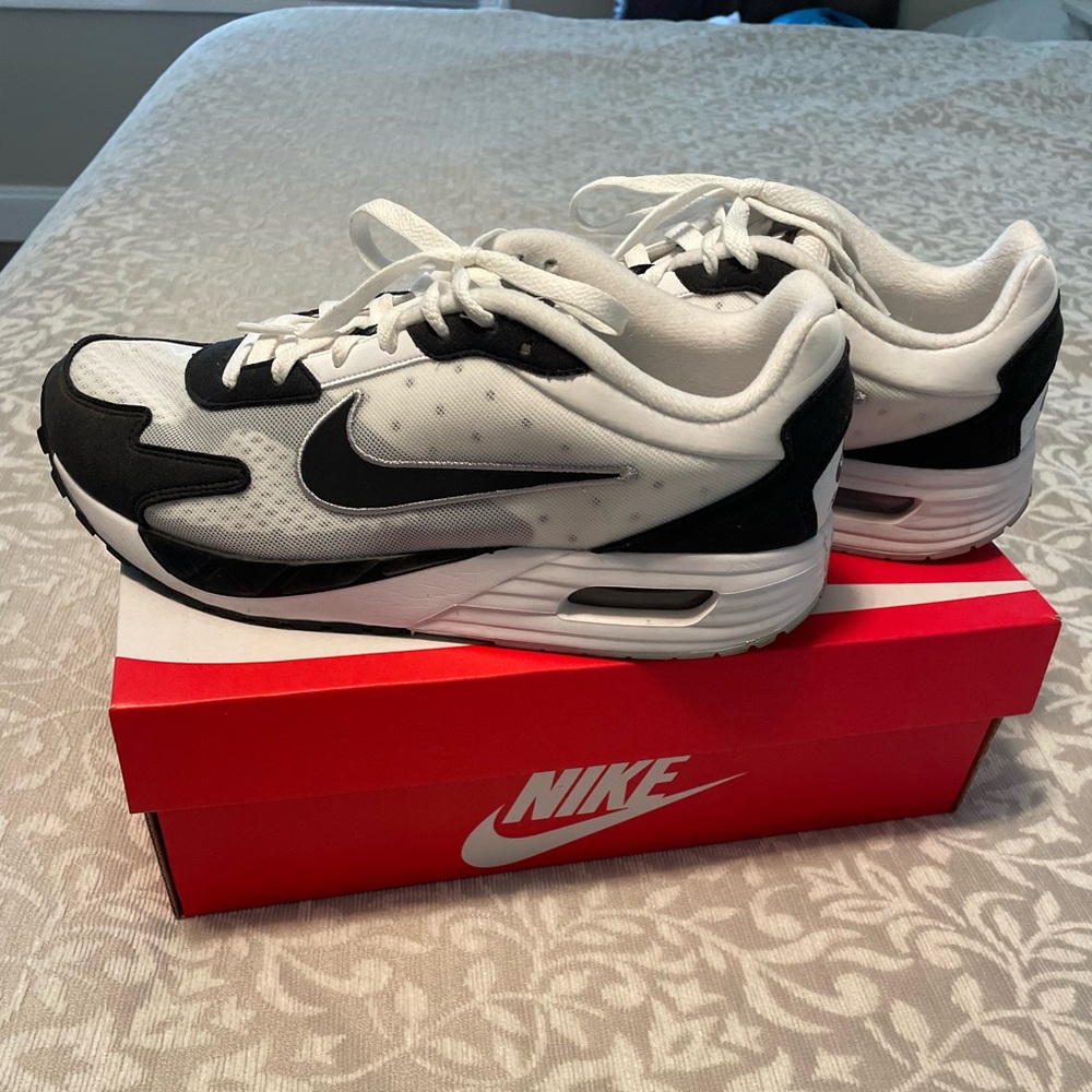 Nike Black and White Air Max Sneakers size women 10